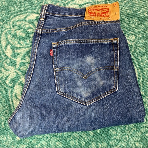 Levi’s 501 Wallet Worn Pocket Jeans - Picture 16 of 16